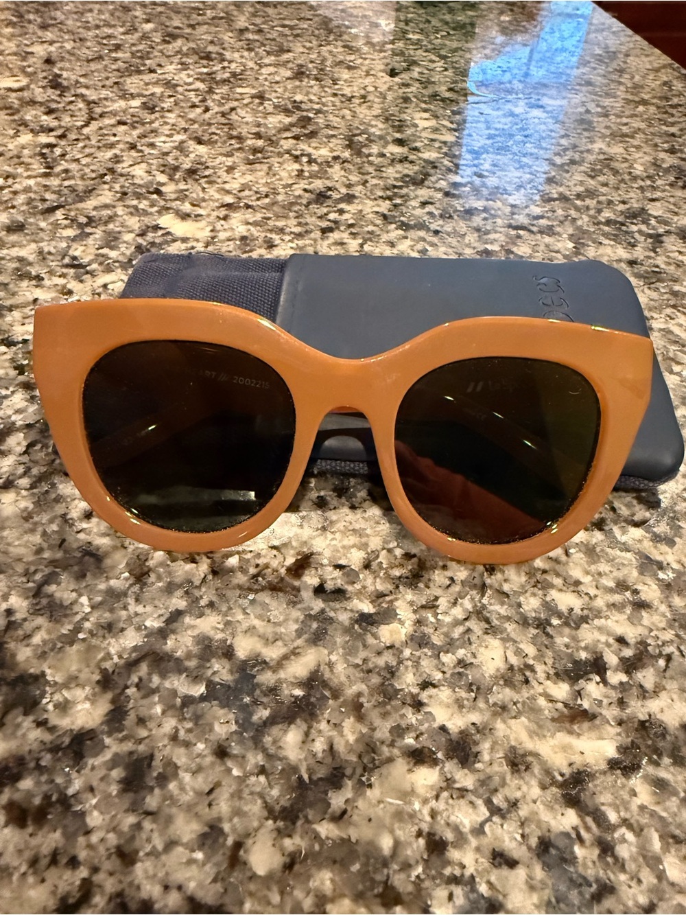 Le Specs Air Heart Oversized Round Cat Eyes Sunglasses with soft carrying case